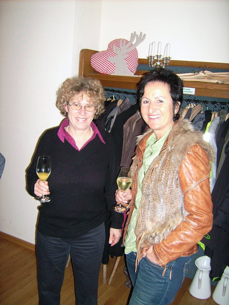 dsci0008.jpg - Beim Sektempfang