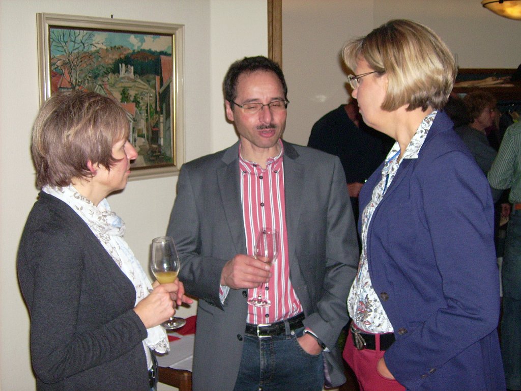 dsci0011.jpg - Beim Sektempfang