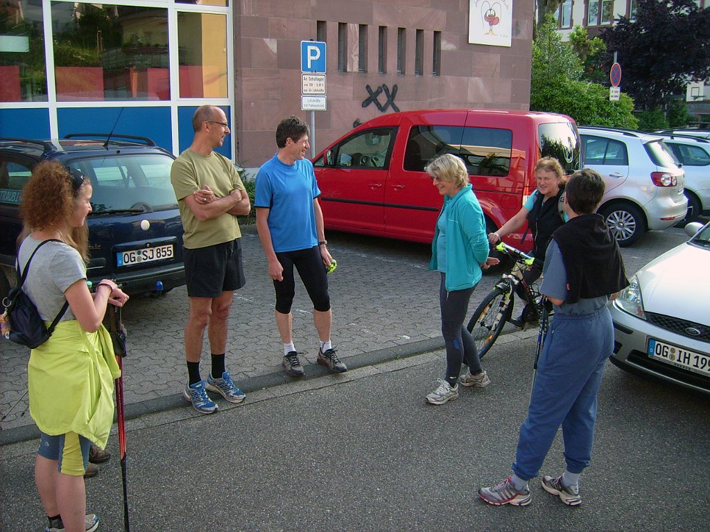 dsci0206.jpg - Wie immer am Treffpunkt um 19:30 Uhr an der Turnhalle Schwarzwaldstraße in Oberkirch